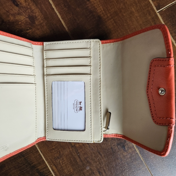 Coach shoulder bag with matching wallet - Picture 6 of 8